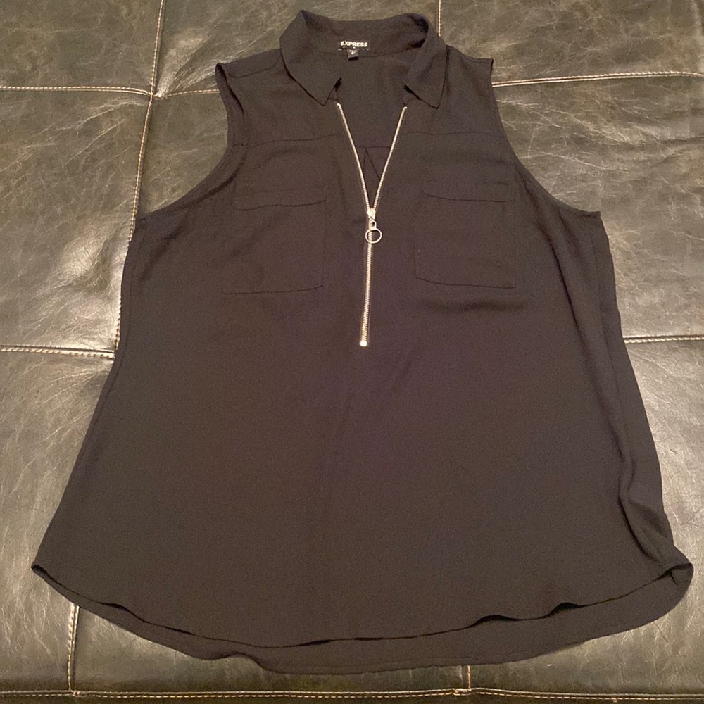 Express woman’s sleeveless blouse black size large